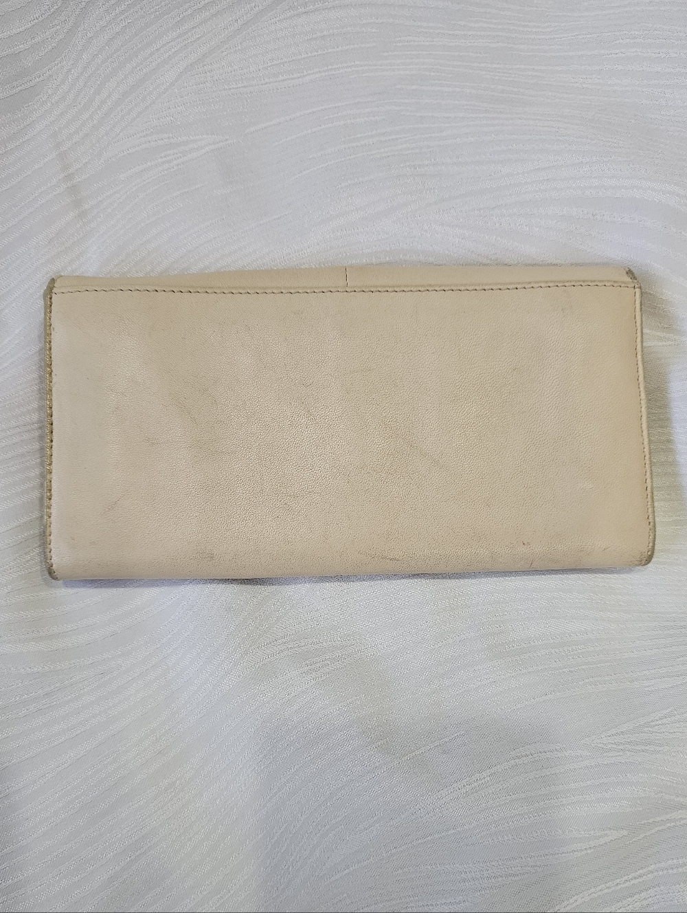 Ferragamo Cream Leather Women's Vera Bow Continental Wallet - Picture 2 of 10